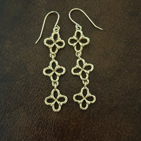 Flower Dangling Dainty Earrings Gold Tone - Picture 3 of 3